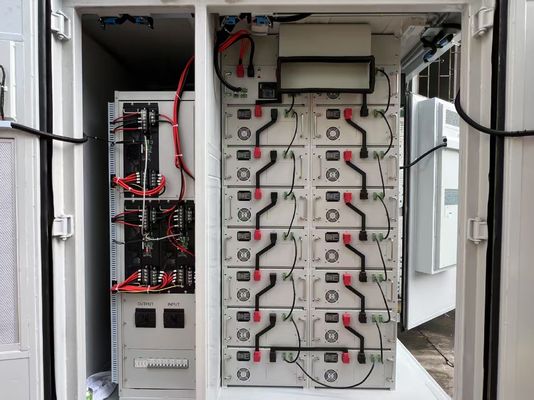 उच्च तापमान सहिष्णुता और लिथियम आयन बैटरी प्रौद्योगिकी के साथ AC400V रेटेड BESS बैटरी ऊर्जा भंडारण प्रणाली शिपिंग